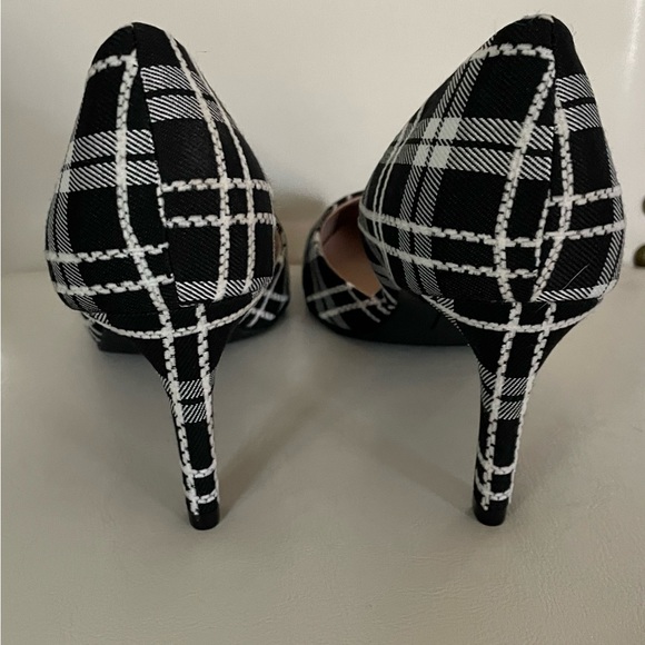 NWT- Bandolino D’Orsay profile black plaid pointed toe Grenow pumps - Picture 2 of 7
